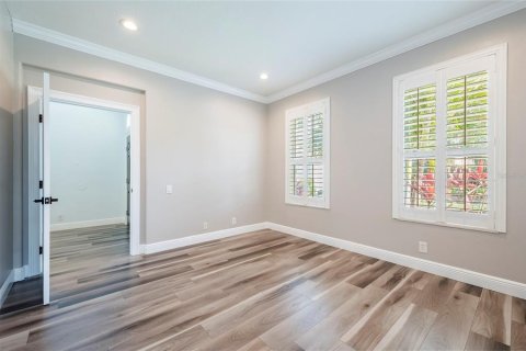 House in Safety Harbor, Florida 4 bedrooms, 330.08 sq.m. № 2092150 - photo 8
