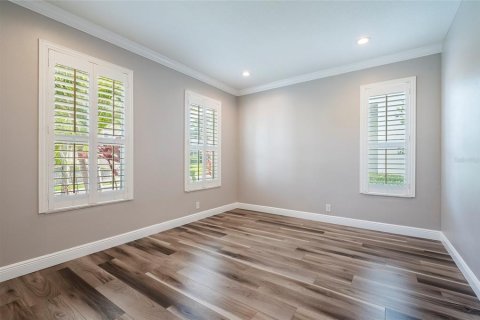 House in Safety Harbor, Florida 4 bedrooms, 330.08 sq.m. № 2092150 - photo 7