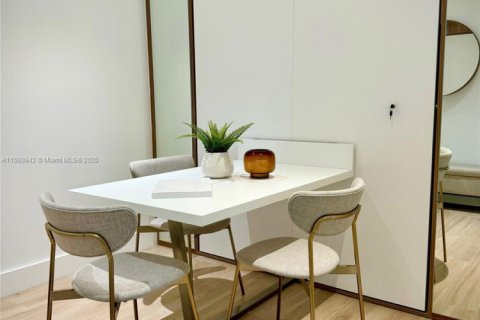 Copropriété à vendre à Miami Beach, Floride: 2 chambres, 89.19 m2 № 1764987 - photo 15