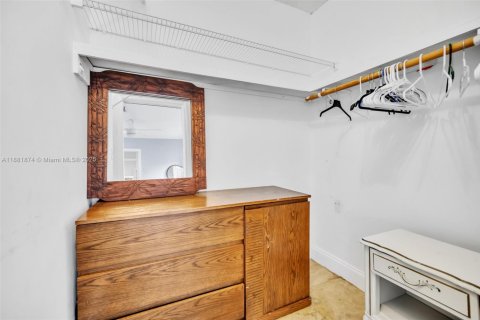 House in Hollywood, Florida 2 bedrooms № 1924758 - photo 6