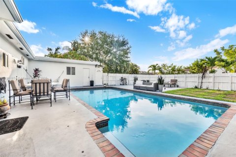 House in Hollywood, Florida 2 bedrooms № 1924758 - photo 8