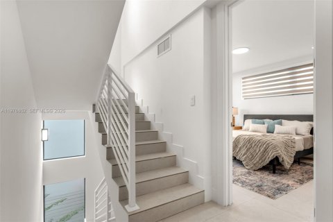 Townhouse in Miami, Florida 3 bedrooms, 203.08 sq.m. № 2041965 - photo 15