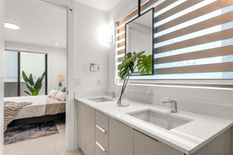 Townhouse in Miami, Florida 3 bedrooms, 203.08 sq.m. № 2041965 - photo 19