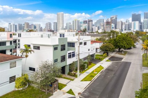 Townhouse in Miami, Florida 3 bedrooms, 203.08 sq.m. № 2041965 - photo 26