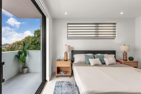 Townhouse in Miami, Florida 3 bedrooms, 203.08 sq.m. № 2041965 - photo 17