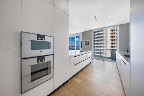 Купить кондоминиум в Майами, Флорида 2 спальни, 189.15м2, № 2053940 - фото 12