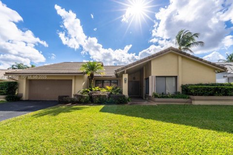 Villa ou maison à vendre à Plantation, Floride: 4 chambres, 221.85 m2 № 1976888 - photo 1