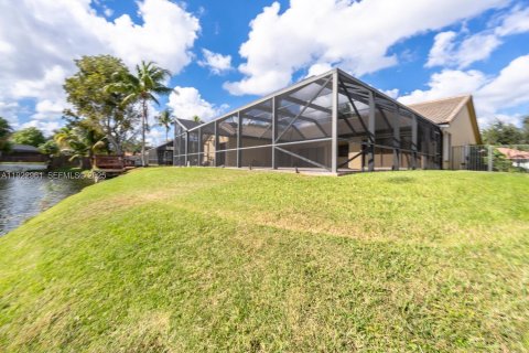 Villa ou maison à vendre à Plantation, Floride: 4 chambres, 221.85 m2 № 1976888 - photo 24