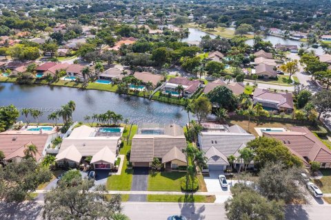 Villa ou maison à vendre à Plantation, Floride: 4 chambres, 221.85 m2 № 1976888 - photo 30