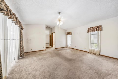 Villa ou maison à vendre à Plantation, Floride: 4 chambres, 221.85 m2 № 1976888 - photo 21