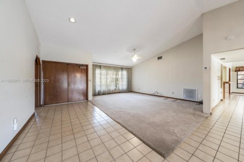 Villa ou maison à vendre à Plantation, Floride: 4 chambres, 221.85 m2 № 1976888 - photo 13