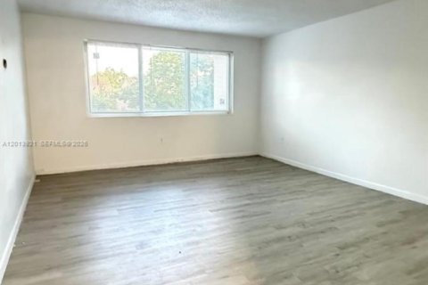 Appartement à louer à Hialeah, Floride: 1 chambre, 80.82 m2 № 2076348 - photo 9