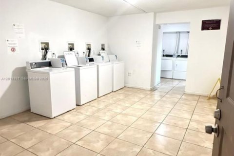 Appartement à louer à Hialeah, Floride: 1 chambre, 80.82 m2 № 2076348 - photo 16