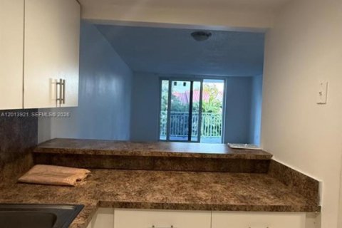 Appartement à louer à Hialeah, Floride: 1 chambre, 80.82 m2 № 2076348 - photo 13