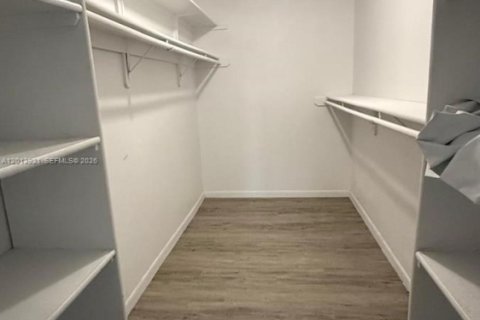 Appartement à louer à Hialeah, Floride: 1 chambre, 80.82 m2 № 2076348 - photo 10
