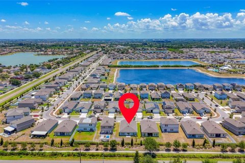 House in Ruskin, Florida 4 bedrooms, 178.93 sq.m. № 2208991 - photo 2