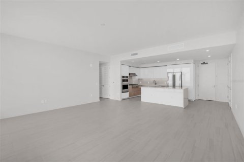 Снять в аренду кондоминиум в Сент-Питерсберг, Флорида 6 комнат, 180.97м2, № 2098600 - фото 14