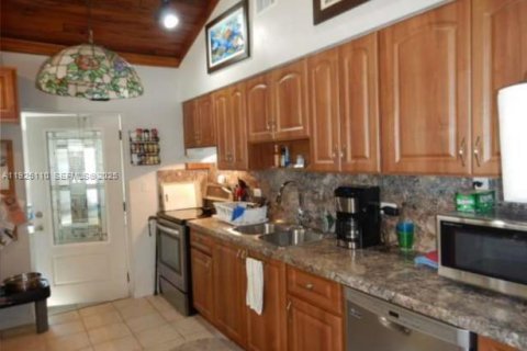 Casa en venta en Key Largo, Florida, 2 dormitorios, 90.67 m2 № 1983746 - foto 7