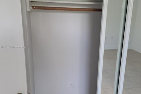 Купить кондоминиум в Норт-Майами, Флорида 1 спальня, 52.4м2, № 2053612 - фото 10