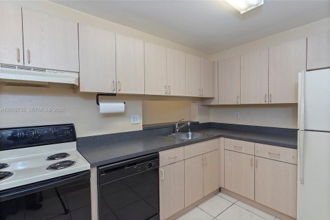 Copropriété à louer à Miami, Floride: 2 chambres, 89.65 m2 № 2184784 - photo 5