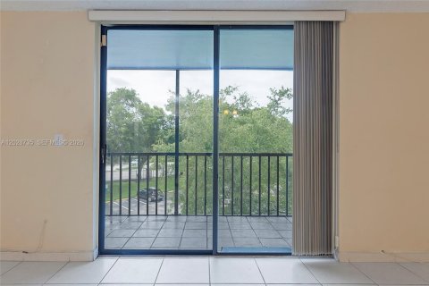Copropriété à louer à Miami, Floride: 2 chambres, 89.65 m2 № 2184784 - photo 12