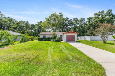 House in Dunnellon, Florida 2 bedrooms, 115.01 sq.m. № 1915853 - photo 3