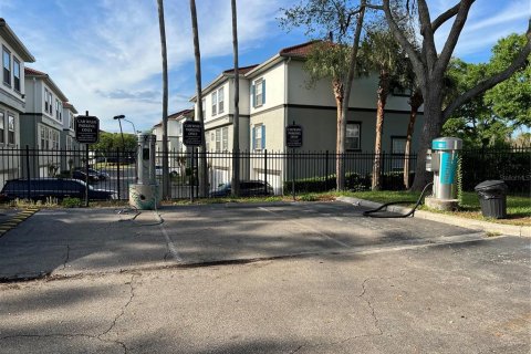 Condo in Orlando, Florida, 3 bedrooms  № 1840243 - photo 22