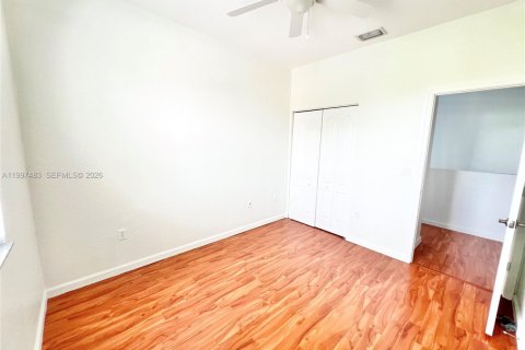 Casa en alquiler en Homestead, Florida, 3 dormitorios, 153.47 m2 № 2059490 - foto 10