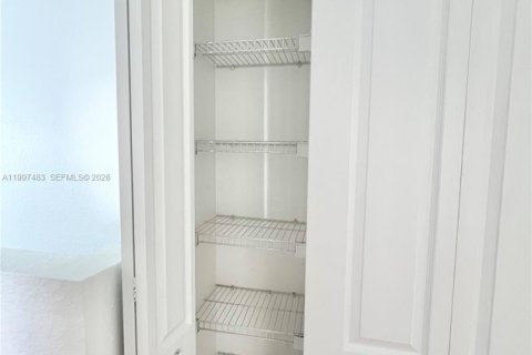 Casa en alquiler en Homestead, Florida, 3 dormitorios, 153.47 m2 № 2059490 - foto 14