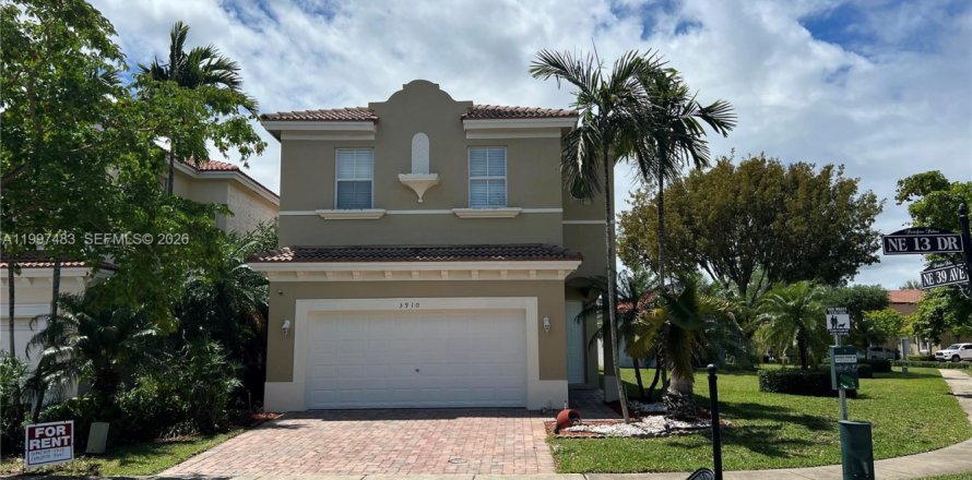 Casa en Homestead, Florida 3 dormitorios, 153.47 m2 № 2059490