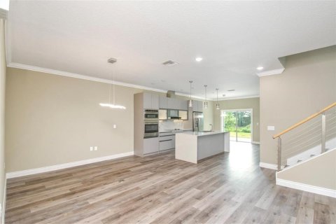 Townhouse in Davenport, Florida 4 bedrooms, 206.61 sq.m. № 2113818 - photo 9