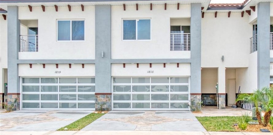 Townhouse in Davenport, Florida 4 bedrooms, 206.61 sq.m. № 2113818