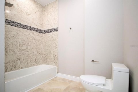 Townhouse in Davenport, Florida 4 bedrooms, 206.61 sq.m. № 2113818 - photo 11