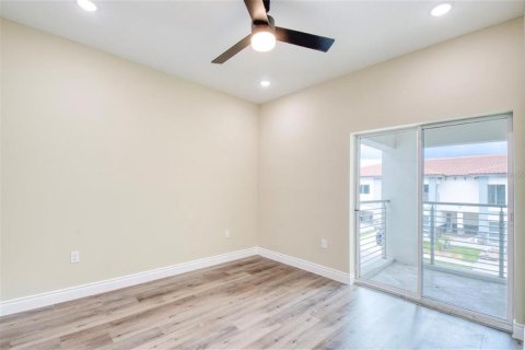 Townhouse in Davenport, Florida 4 bedrooms, 206.61 sq.m. № 2113818 - photo 14