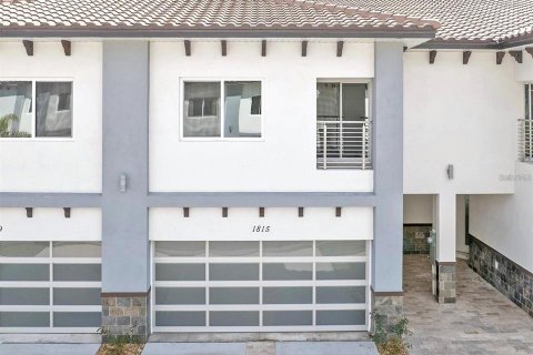 Townhouse in Davenport, Florida 4 bedrooms, 206.61 sq.m. № 2113818 - photo 4