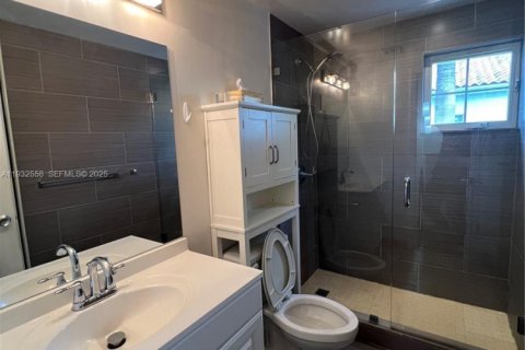 Снять в аренду кондоминиум в Корал-Гейблс, Флорида 3 спальни, 130.06м2, № 1990987 - фото 10