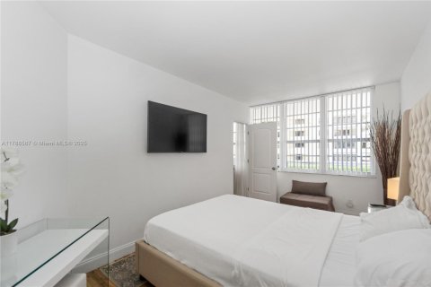 Copropriété à louer à Miami Beach, Floride: 47.84 m2 № 1863194 - photo 10