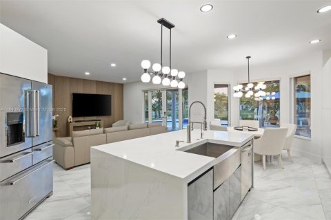 Villa ou maison à vendre à Pembroke Pines, Floride: 5 chambres, 313.55 m2 № 1830261 - photo 10
