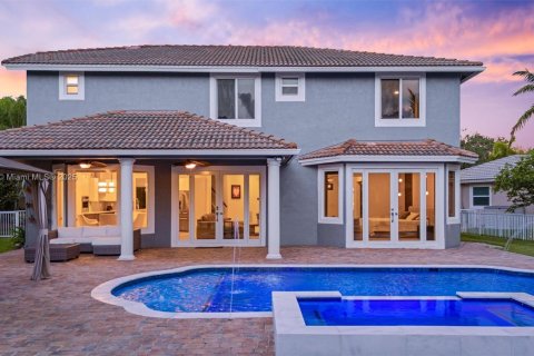 Villa ou maison à vendre à Pembroke Pines, Floride: 5 chambres, 313.55 m2 № 1830261 - photo 1