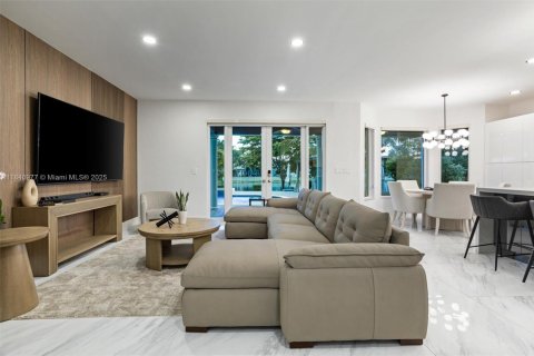 Villa ou maison à vendre à Pembroke Pines, Floride: 5 chambres, 313.55 m2 № 1830261 - photo 9