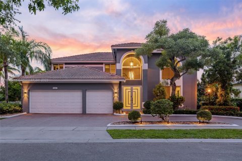 Villa ou maison à vendre à Pembroke Pines, Floride: 5 chambres, 313.55 m2 № 1830261 - photo 2