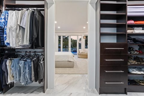 Villa ou maison à vendre à Pembroke Pines, Floride: 5 chambres, 313.55 m2 № 1830261 - photo 17