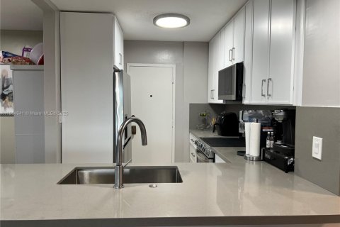 Condominio en alquiler en Fort Lauderdale, Florida, 2 dormitorios, 103.12 m2 № 1931474 - foto 5