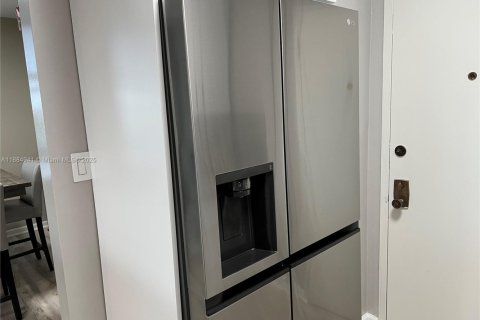 Condominio en alquiler en Fort Lauderdale, Florida, 2 dormitorios, 103.12 m2 № 1931474 - foto 7