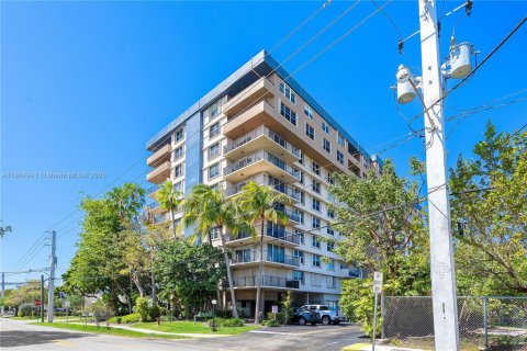 Condominio en alquiler en Fort Lauderdale, Florida, 2 dormitorios, 103.12 m2 № 1931474 - foto 22