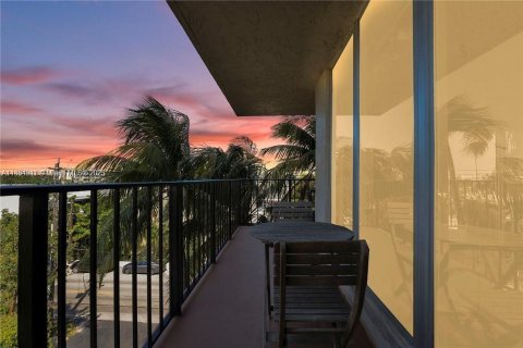 Condominio en alquiler en Fort Lauderdale, Florida, 2 dormitorios, 103.12 m2 № 1931474 - foto 21