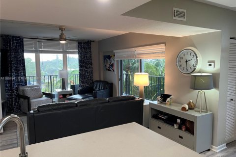 Condominio en alquiler en Fort Lauderdale, Florida, 2 dormitorios, 103.12 m2 № 1931474 - foto 1