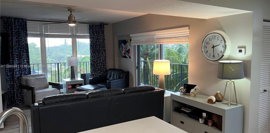 Condominio en Fort Lauderdale, Florida, 2 dormitorios № 1931474