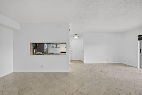 Copropriété à vendre à Oakland Park, Floride: 2 chambres, 107.77 m2 № 2077755 - photo 12