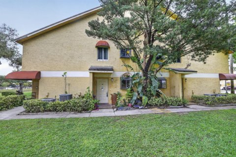 Copropriété à vendre à Oakland Park, Floride: 2 chambres, 107.77 m2 № 2077755 - photo 2